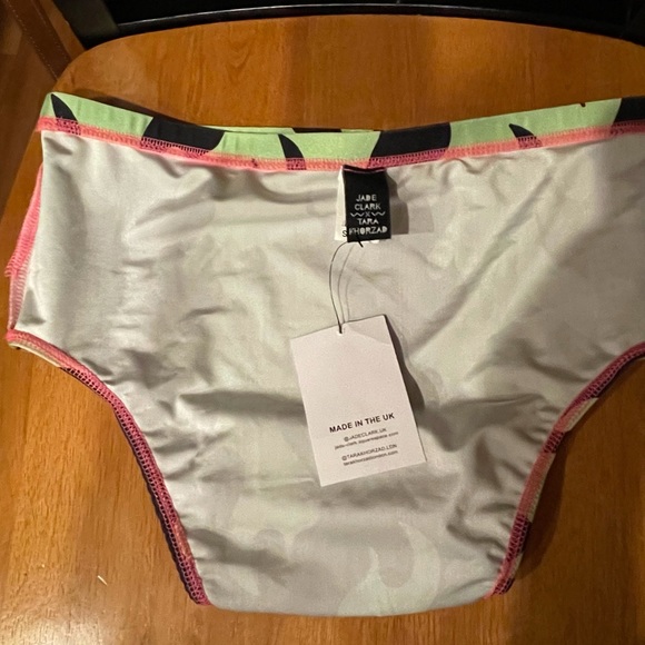 JADE CLARK X TARA KHOZA
New with tags - Picture 10 of 10